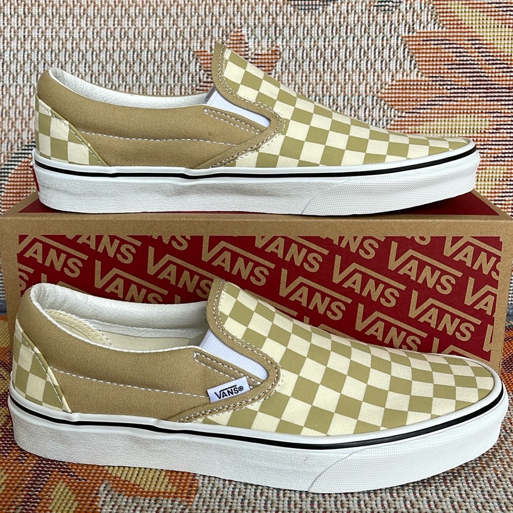 Vans WMNS Classic Slip-On
Checkerboard Taos Taupe
VN0A5A08YUU
Sneakers